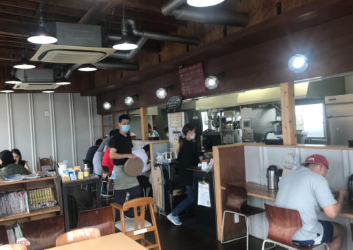 (ご注文)<br />
朝9時からお電話にてお受け出来ます。<br />
(お渡し)<br />
開店11時前でもお渡し出来ます。